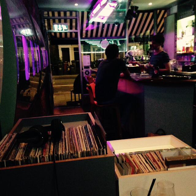 aysha_oh's tweet photo. LP bar... Aeroplanes n that. #lpbar http://t.co/bvaef7bOjV