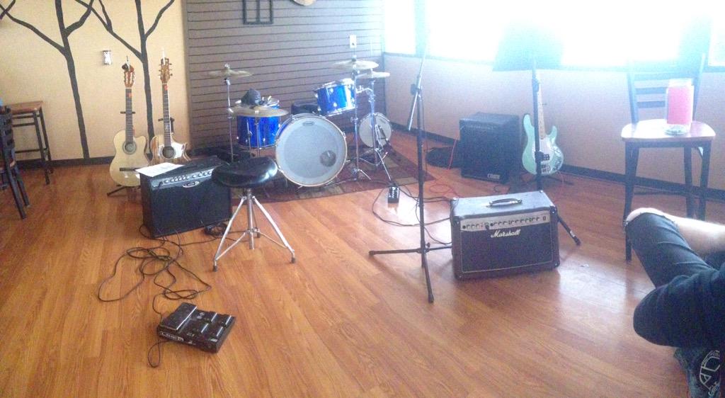 cedarvillagejam's tweet photo. First set was a success! 2nd set coming up at 8:45! Come on out! http://t.co/BMtBxkEvrD