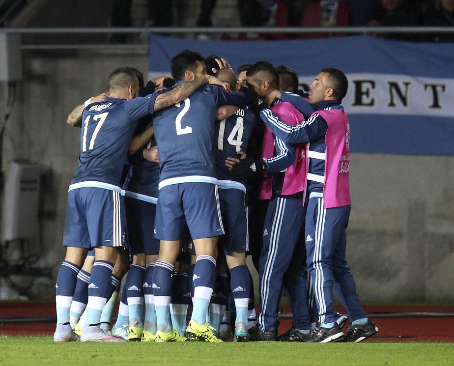 Argentina's tweet photo. #Chile2015 @Argentina y @LaRoja jugaron 24 partidos por #CopaAmérica. La Selección ganó 18 y hubo seis empates. http://t.co/6Wz9l9uTPq