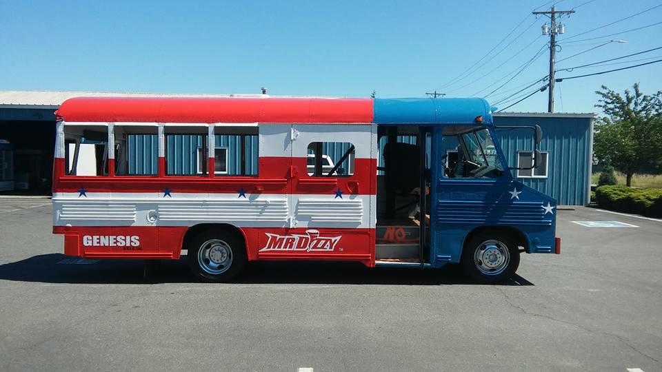 MrDizzy4u's tweet photo. Almost time to fly!!! #bus jump #mrdizzy http://t.co/d1xQzCs3J9