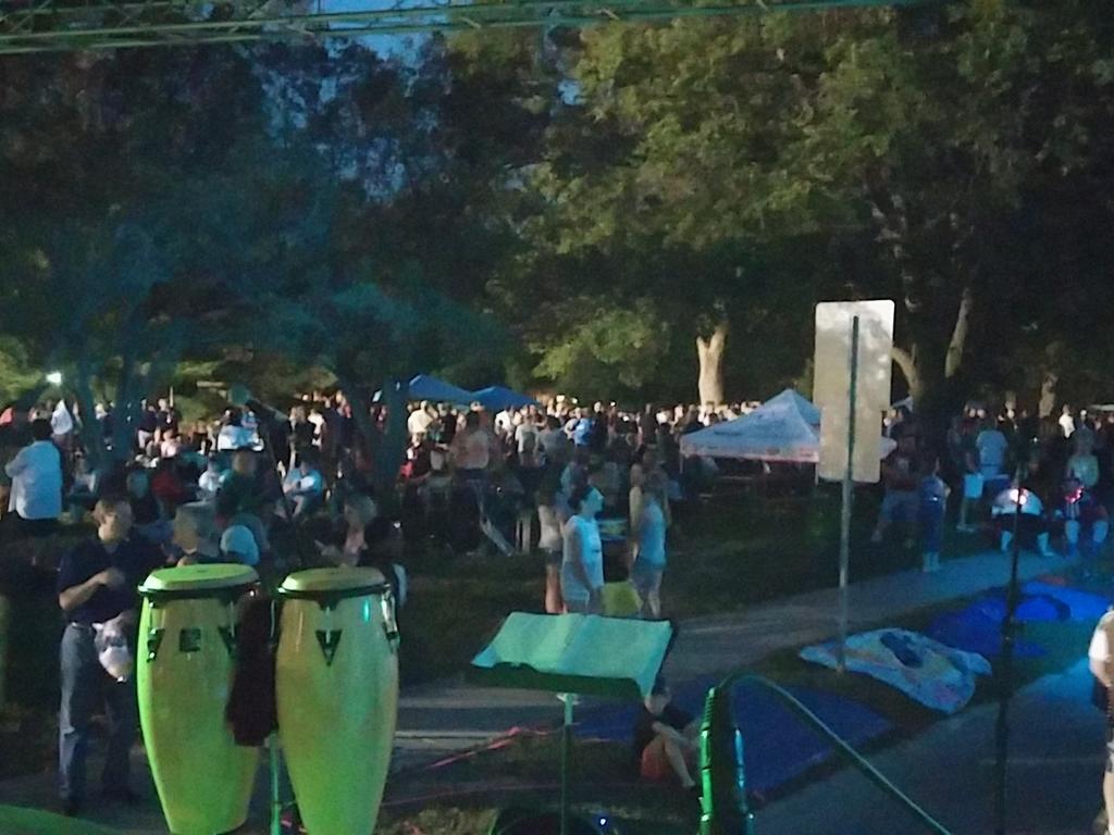 FLFunkBand's tweet photo. Having a great time in Urbandale tonight! http://t.co/M9ewFO8hwg