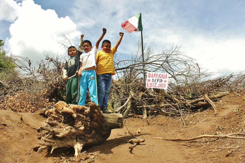 ChakinLibre's tweet photo. Refrendan apoyo a campamento en bosque amenazado por Higa #XochicuautlaNoEstaSolo http://t.co/PkYrssEKLZ http://t.co/cCqUq3eWqv v/@masde131
