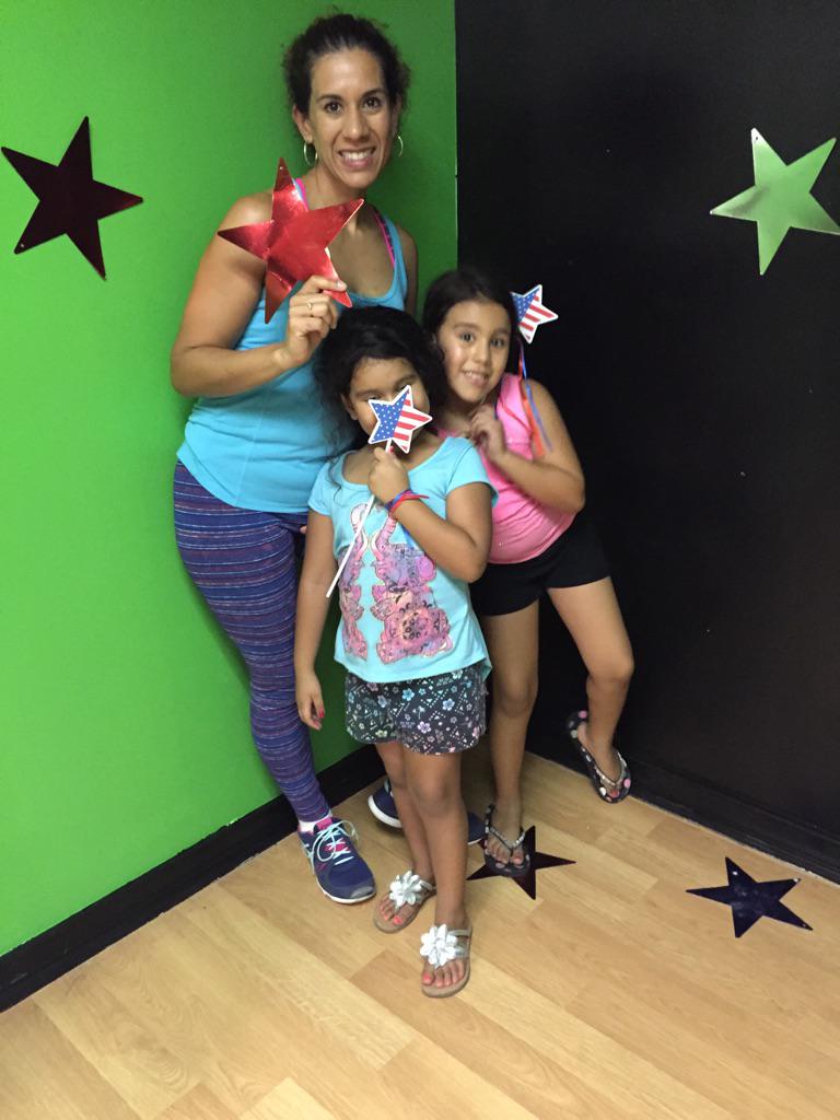 YselaCraig's tweet photo. #family #fun #Grand #Opening @ ALL THINGS NUTRITION.
#dancing #fireworks #motivated #azcity #laughs http://t.co/12jd2A2JbX