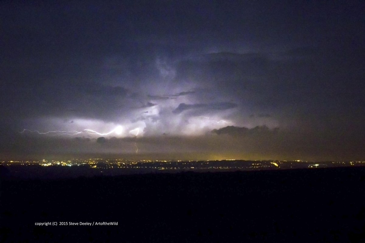 <a href="/BBCWiltshire/">BBC Wiltshire</a> <a href="/BBCEngland/">BBC England</a>  Last night's storms over Swindon, Wilts.
