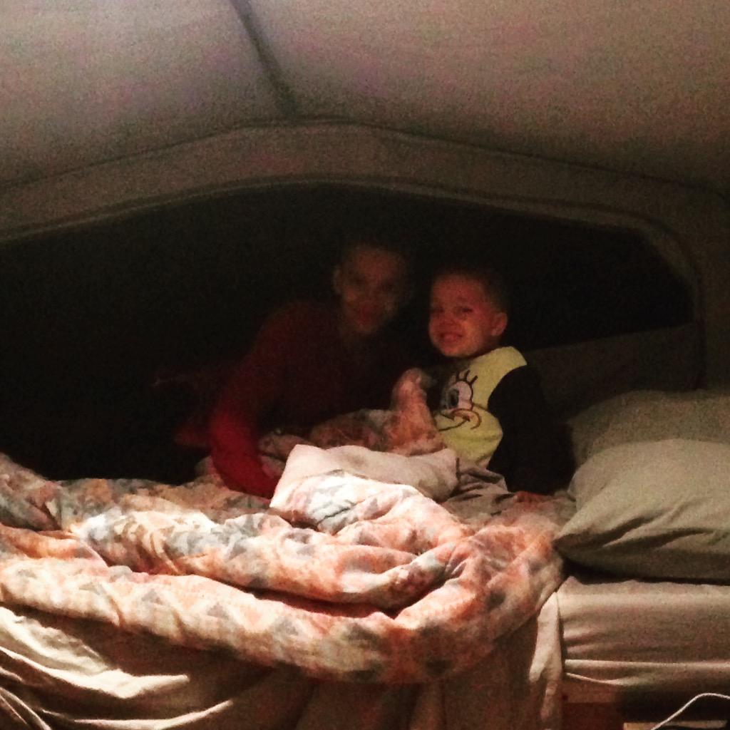 tiffany_cloud's tweet photo. Camping on the Lake #Summertime #LateNights #FourthOfJuly #MakingMemories @ituhamightyoaks http://t.co/HB68EAtBn8