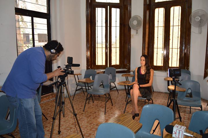Barbieroja's tweet photo. Hoy grabando #ValoresTV @RevistaValores analizamos lista de #Mujerespoderosas y las enrocadas de @ManceraMiguelMX http://t.co/wvqydjDRk6