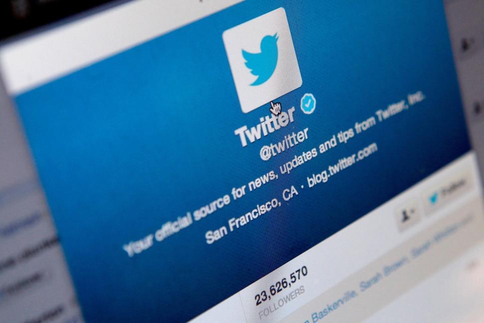 NYDailyNews's tweet photo. .@twitter has only 49 black employees in a workforce of nearly 3,000. http://t.co/MUpLl12tKd http://t.co/oQSiJjBPO8