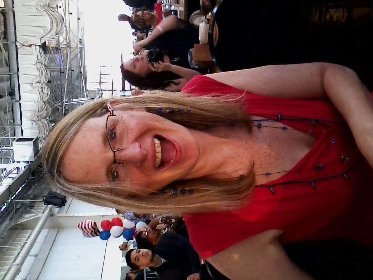 EveningMuse's tweet photo. Wow! To the 14 year old violinist playing Carmen at Oakland Symph Indep. Eve Concert! At Craneway Pavillion. http://t.co/Q9T5ezUK58