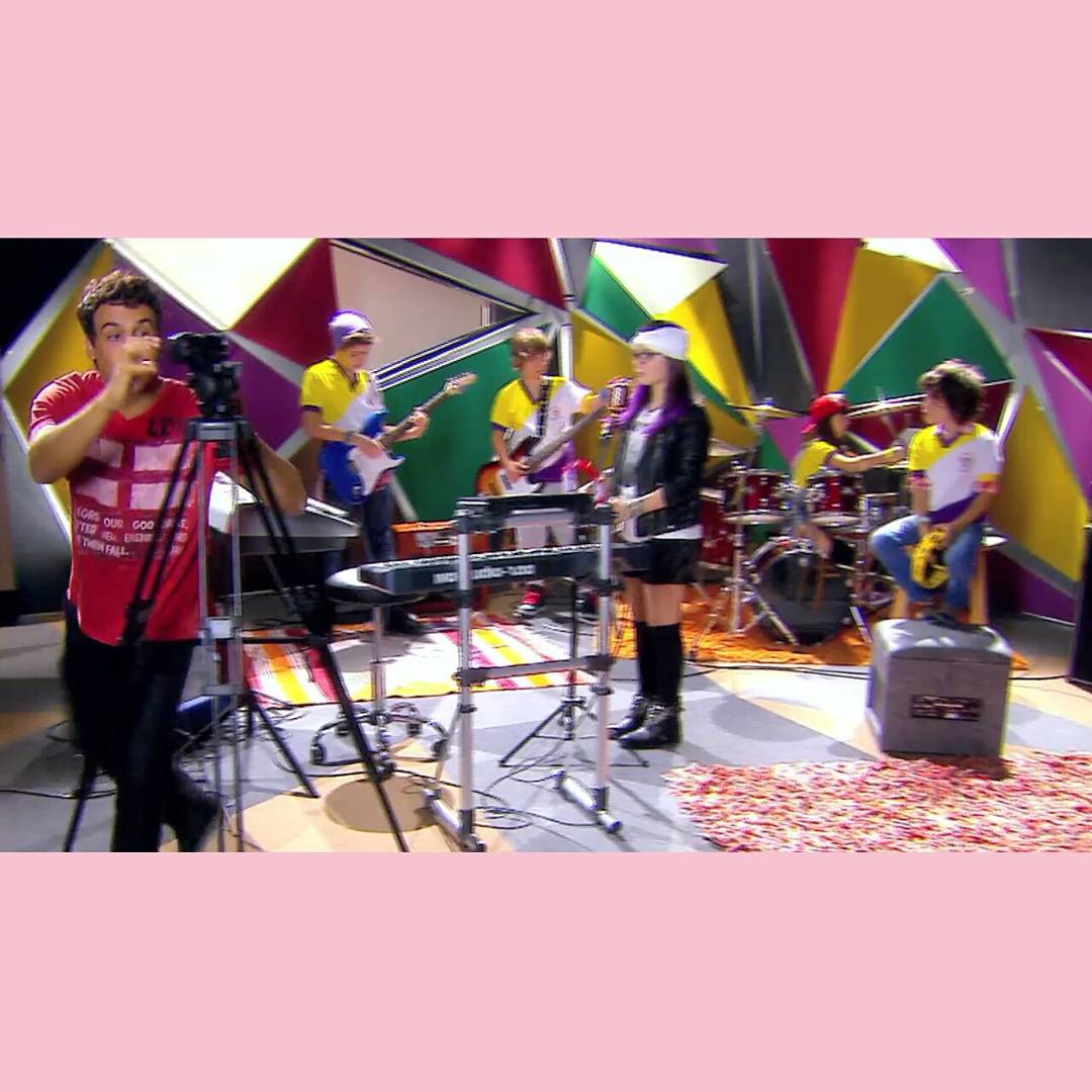 bombrancopoca's tweet photo. Isabela 💛👑 http://t.co/ThestidGol