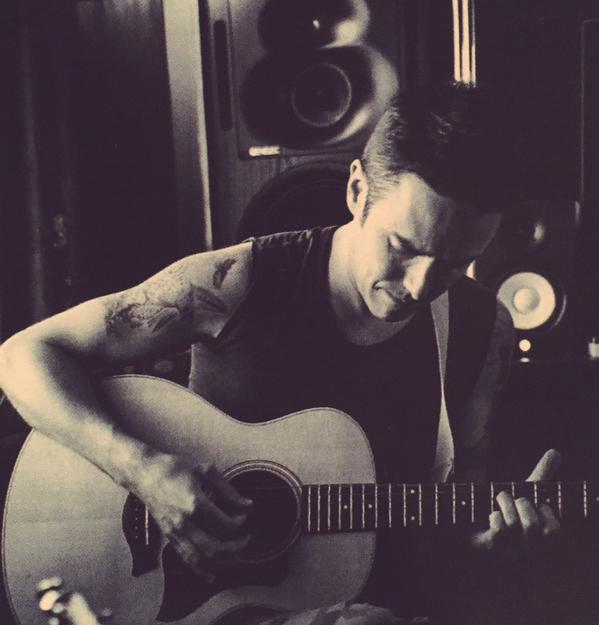 missandi0623's tweet photo. #7daysofGlenPower (day 6): @thescript Glen &amp; the music: http://t.co/4V72UODu0b http://t.co/pCLU8cH1EL