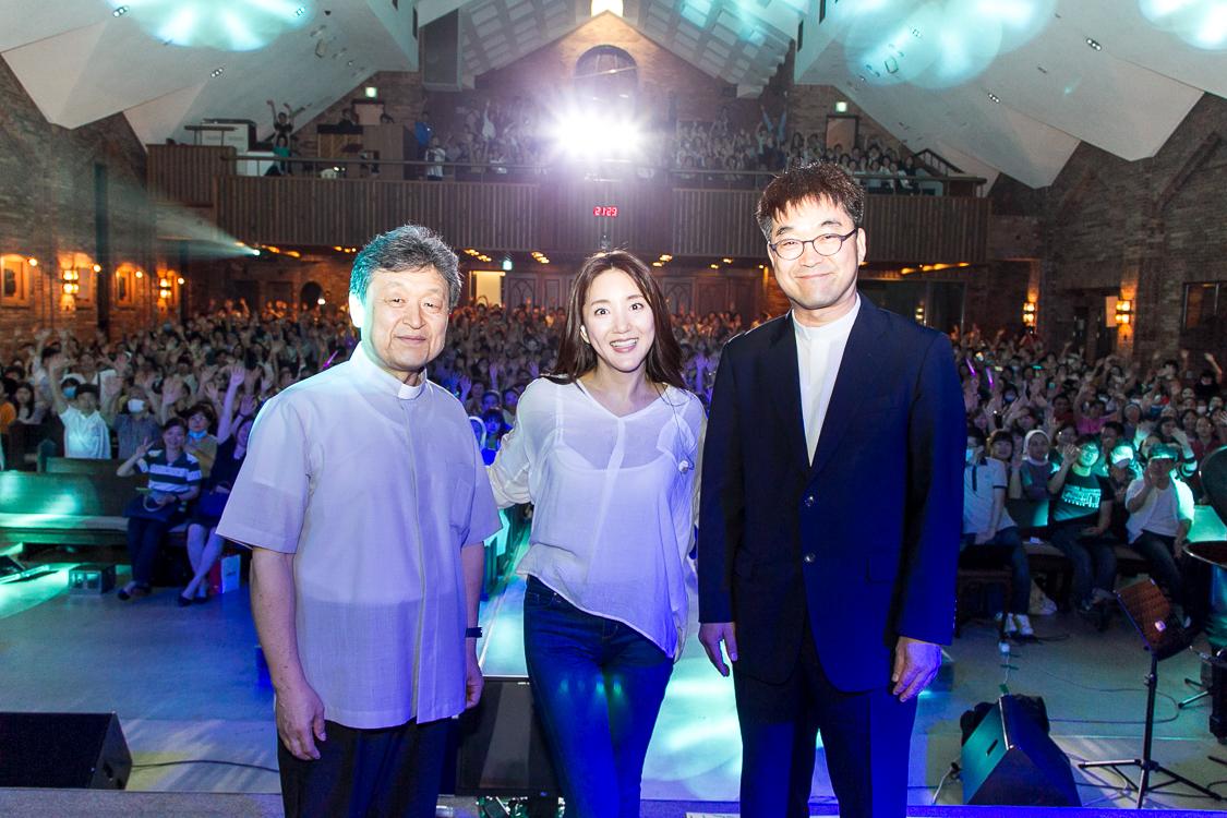 Bada0228's tweet photo. 함께해주신 모든분들과 수고해주신 여러 봉사자분들 모두모두 넘 감사합니다~^^
다음번 가스펠 음악회에서 만나요♡ http://t.co/WYfG5K5FAC