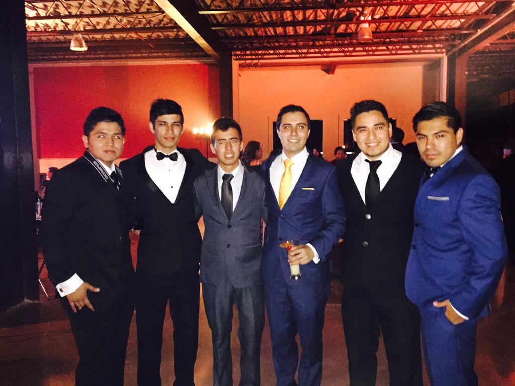 Fabian_Ibarra_S's tweet photo. Fiesta de graduación!! #PromCoach #PromCoachFARQ @carolviky @Rochalevi1 http://t.co/buqRNmuo51