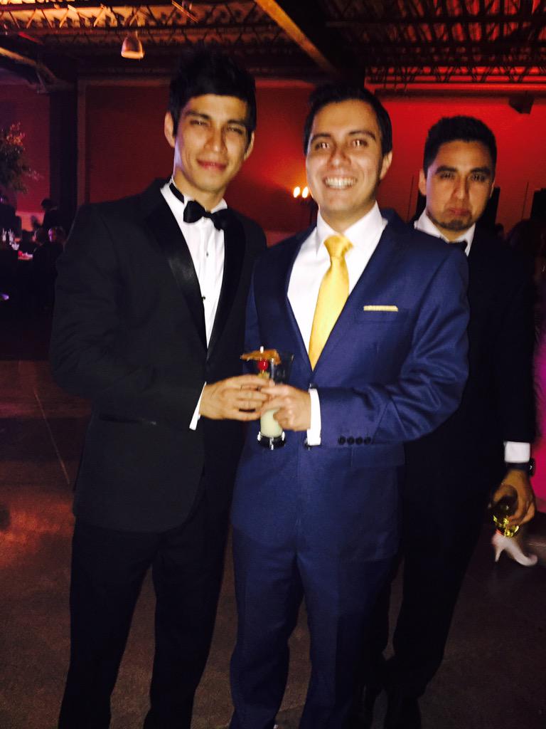 Fabian_Ibarra_S's tweet photo. Fiesta de graduación!! #PromCoach #PromCoachFARQ @carolviky @Rochalevi1 http://t.co/buqRNmuo51