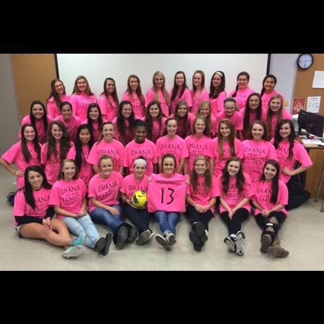 MadilynTownsend's tweet photo. Ohana means family, family means no one gets left behind or forgotten! love you so much💗 #RIPMorgan #playformorgan http://t.co/wfNfRX08qH