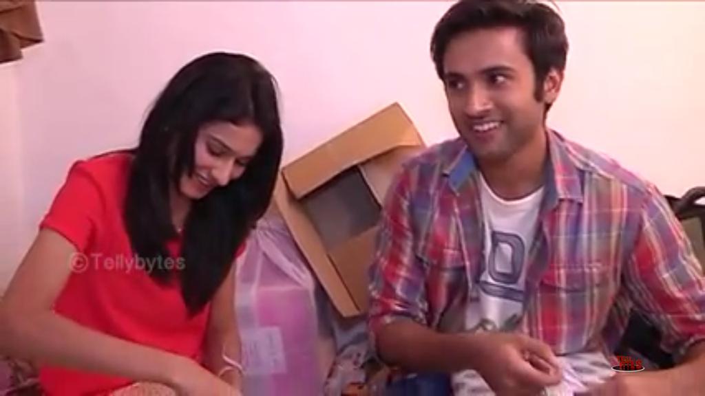 itsRitzi's tweet photo. #excited#MishRi to open gifts :) ! Their smiles!  Brighter than the sunshine😊 @aneri_vajani @anerivajani_fc @Nibir_Fc http://t.co/BxNhf9aVWO