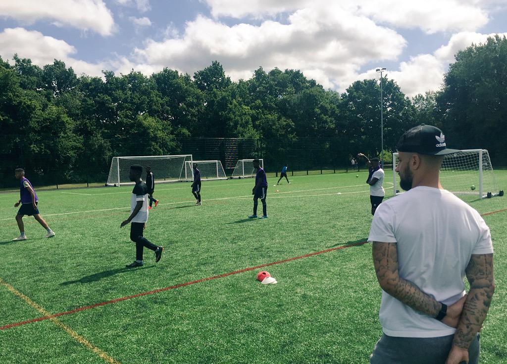 ComAcademyUK's tweet photo. Our trials are underway and it's great to have @MaxEhmer down supporting our programme! #CompleteAcademy http://t.co/56Sj9d5tCU