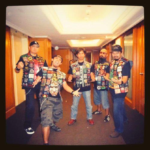 aliemidan's tweet photo. anyone have family....any patch have story.... story....#rocknationid #showoffyourbandmerch #battlevestassault http://t.co/e1JHXfd9lL