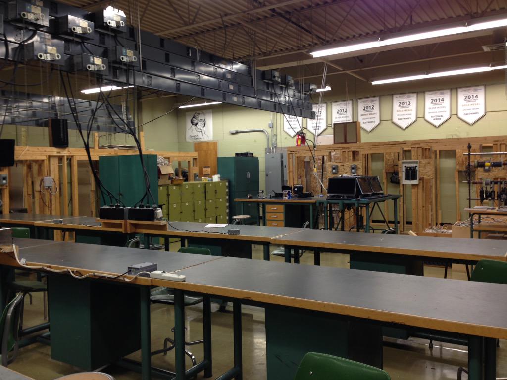 ChristineYH's tweet photo. What impressed me about Saskatoon Trades &amp; Skills Centre are banners of excellence &amp; high performance. #csba2015 http://t.co/Le7N65pskg