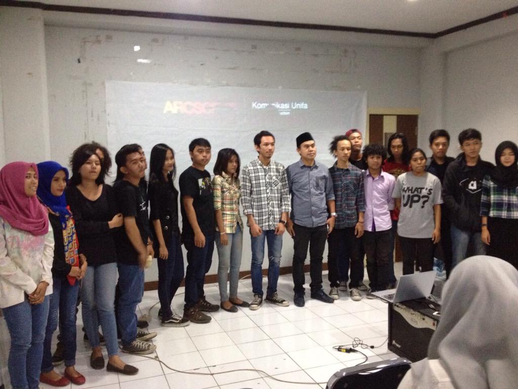 Pemutaran perdana film "KINAU" di Kampus Unifa. Congrats! 🎥👏 cc: <a href="/KinauFilms/">Kinau Films</a>