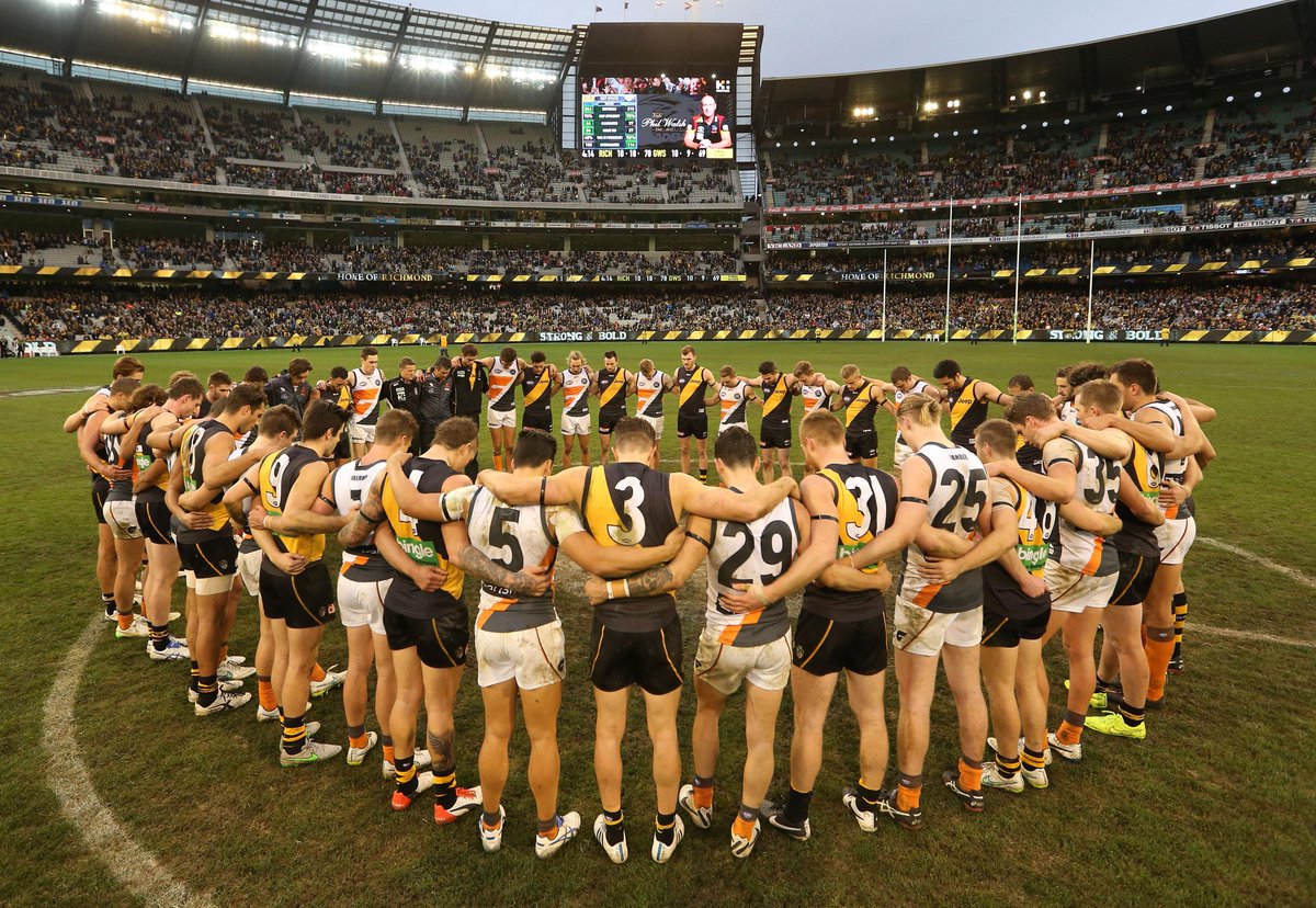 Richmond_FC's tweet photo. Many things in life transcend the result of a Saturday afternoon game. Respect to @GWSGIANTS today. #weflyasone http://t.co/rZgK0teRJm