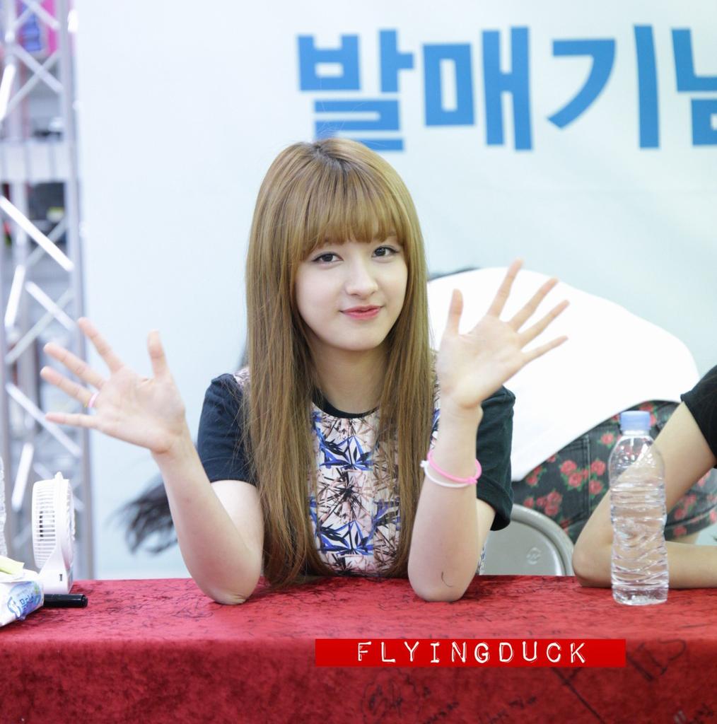 150704 부산팬싸인회 승희(<a href="/CUBECLC/">CLC·씨엘씨</a>)프리뷰
#CLC #오승희 #승희
👐