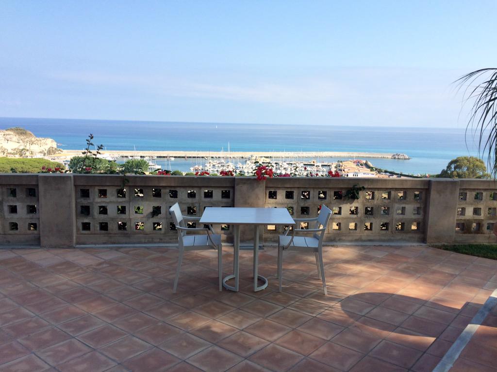 Villapaolahotel's tweet photo. Good morning from #Tropea #Southitaly http://t.co/MvuMMORyAY
