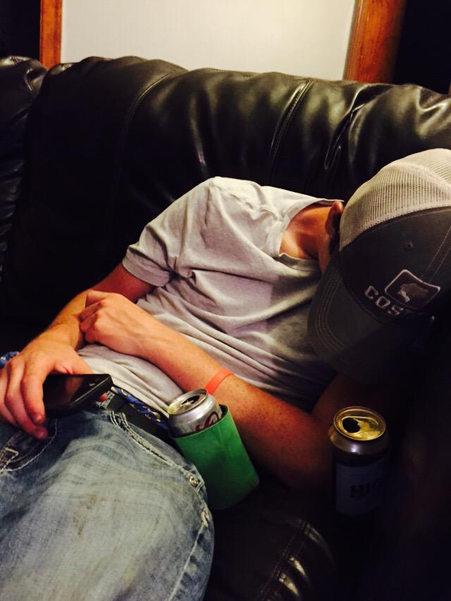 TylerSimpson__'s tweet image. #weakAF