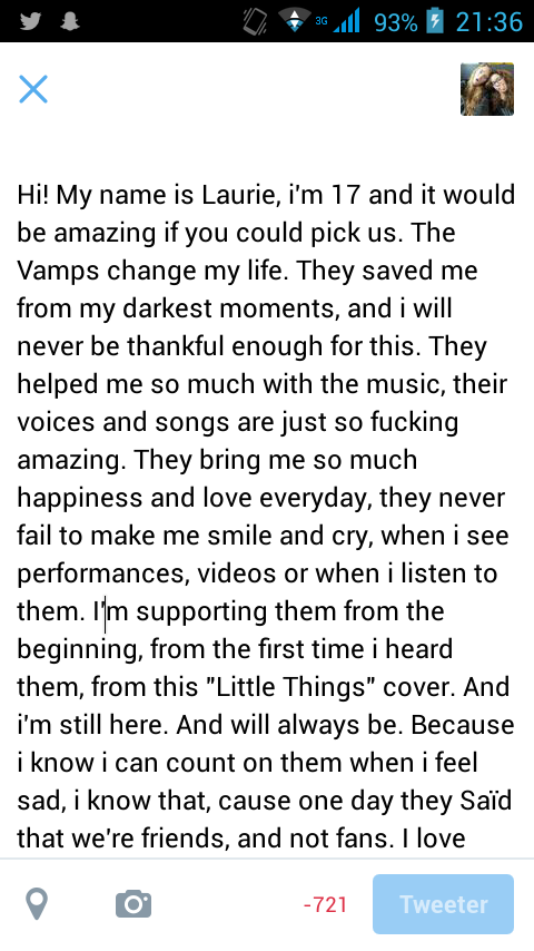 TrisRpgdlq's tweet photo. @ClairesEurope @TheVampsband #TheVampsInEurope thanks for giving us a chance to meet them. it means a lot💙 http://t.co/19hgdolkec