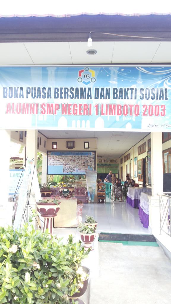 Bukber&amp;bakti sosial brsma alumni SMP 1 Lbto 2003,pnti werda Hutuo. <a href="/Info_Gorontalo/">Informasi Gorontalo</a> <a href="/oranglimboto/">™Limutu - Hulondalo</a> <a href="/MBSpensaLimboto/">MBSL GORONTALO</a>