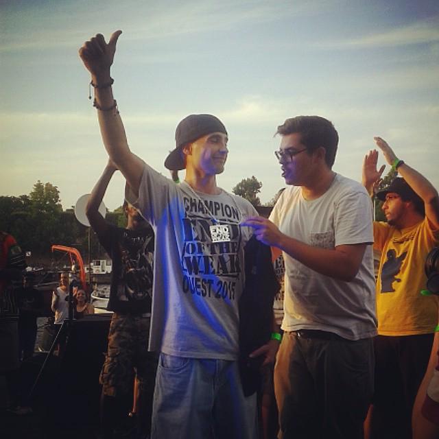 Passation de relais hier entre les champions <a href="/EOWfrance/">End Of the Weak France</a> 2014 et 2015 : <a href="/3615cheeko/">CHEEKO MATA</a> &amp; <a href="/ResTurner/">Res Turner</a> ! #EODub #PHH15