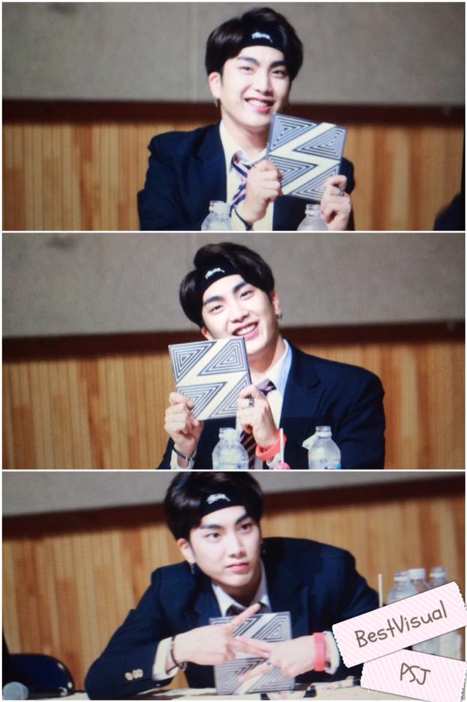 BestVisualPSJ's tweet photo. [Preview]150704 대전 팬싸 #세준 #스피드 #What_U @Togoo90 스피드의카리스마 박세준 씨디 홍보😎💿✨ http://t.co/VPQa7GxsmY