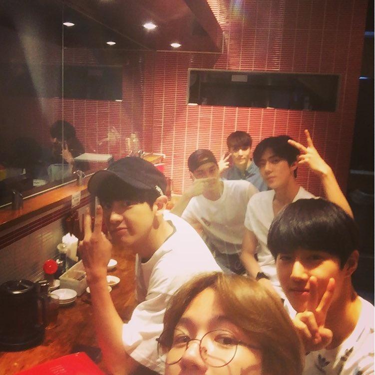 RealEXOK_pcy's tweet photo. 😆✌ #엑소 http://t.co/boxluslB4j