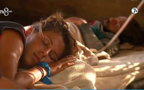 wurcam's tweet photo. @ecebegumyucetan @ALLSTARhilmicem ya ne kardeşi off siz ordayken biz sizi shipleyip durduk etiketlere bi bakın 😓😥😞 http://t.co/IE2Hzs59Sq