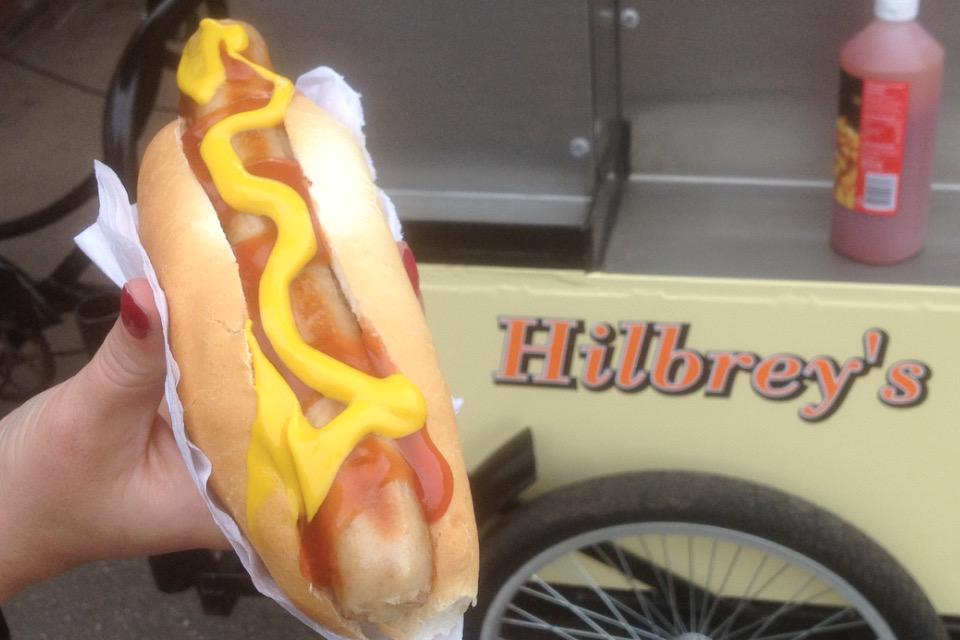 Hilbreys's tweet photo. @pinkshotdogs happy 4th July #lovehotdogs #loveusa http://t.co/pXWnzf9GHC