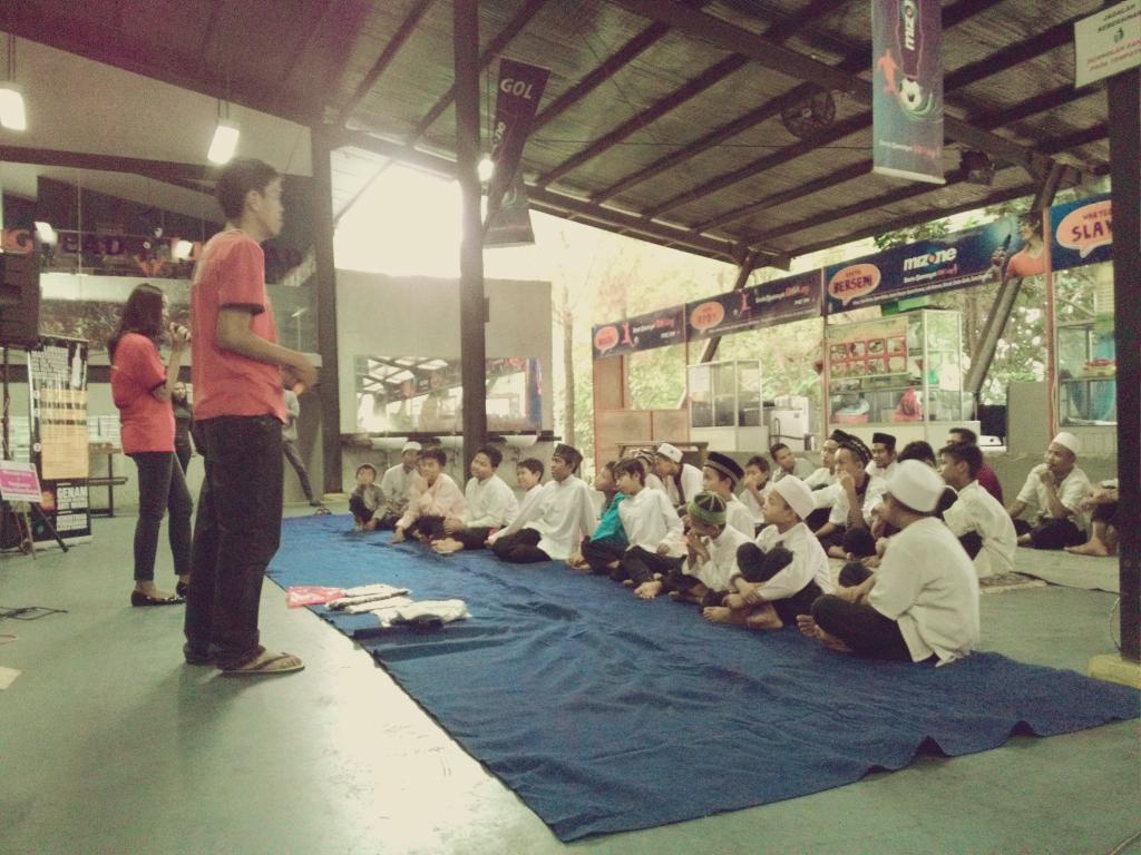 Alhamdulillah,tahun ini kembali kita bisa mendonasikan sedikit harta kita untuk teman2 panti bersama <a href="/PFB_Tangsel/">● Paguyuban Fans Base_Tangerang Selatan ●</a>