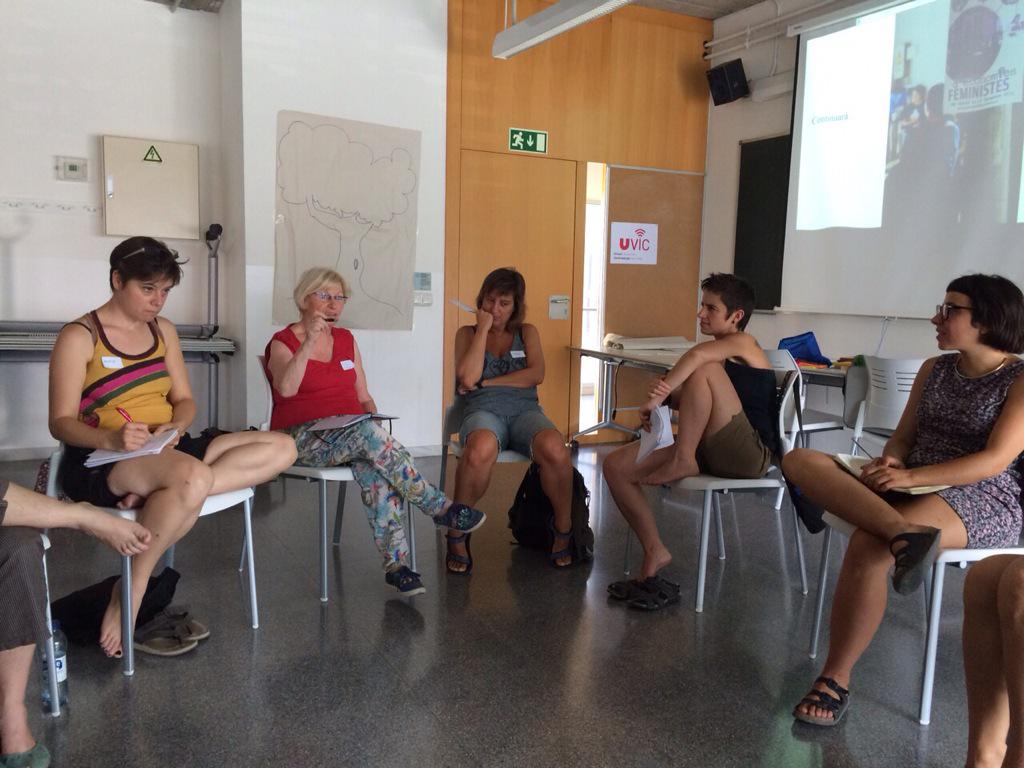 FiraEcoFem's tweet photo. Imatges del taller de la fira al Congres @EcoFem2015 #EcoFem2015 http://t.co/yUQhHoFj63