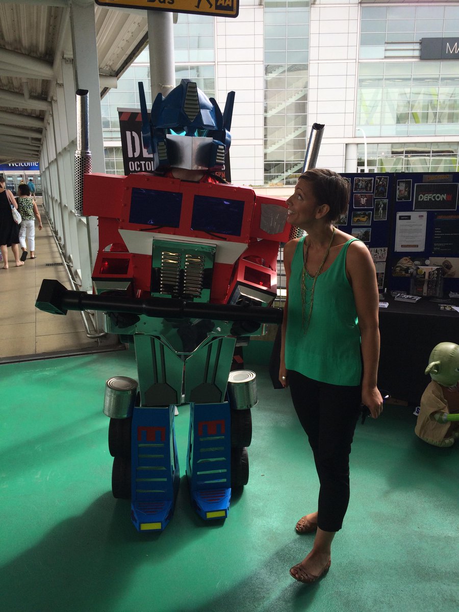 jojoba34's tweet photo. Another tough day at the office........@AllZeCoolStuff @Nerdageddon @ZubyMusic @ShaoDowMusic @WestQuay http://t.co/pGSMDVVfgq