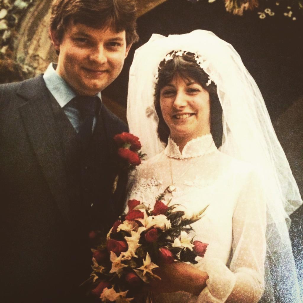 stephbeckford's tweet photo. 34 years❤️😘 http://t.co/RhwckiOg2V
