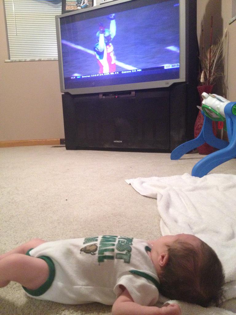 Aprilpta's tweet image. 13 day old Kade cheering on his favorite player @R_Cato12