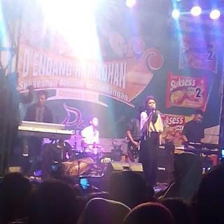Nyesel Kaga Bisa Foto Bareng Ama JagoanAku . RT <a href="/DA2_Evi/">EVI_MASAMBA_REAL</a>  <a href="/al__official/">.</a>  <a href="/EVIGASSIING/">#EVIGASSING</a>  waktu Di HAURGEULIS