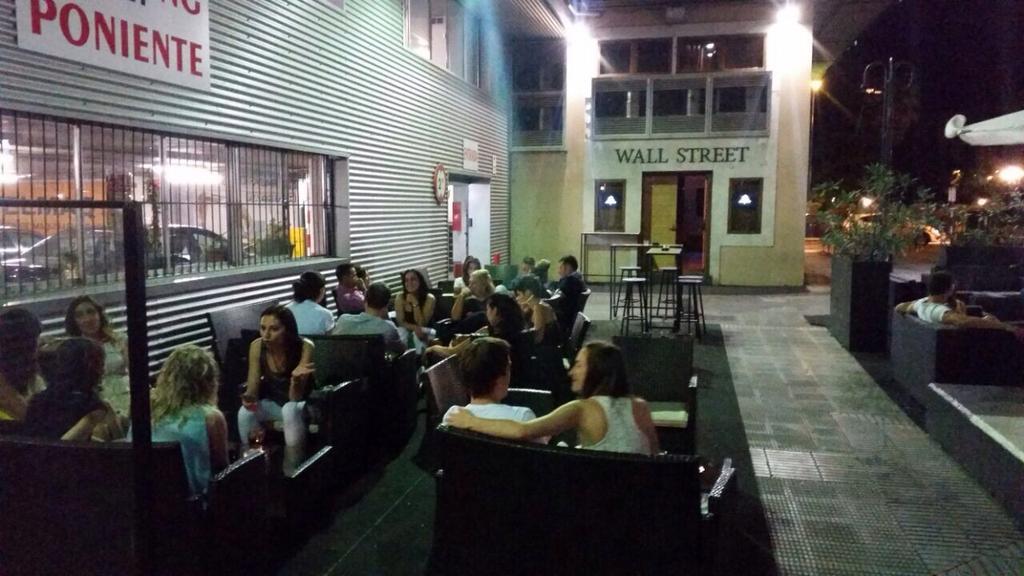 BarWallStreet tweet picture