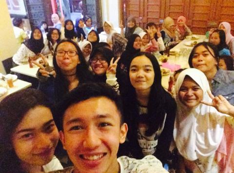 yang lagi mng di sukabumi cie😂 <a href="/AdamMaulud/">Adam Maulud</a>