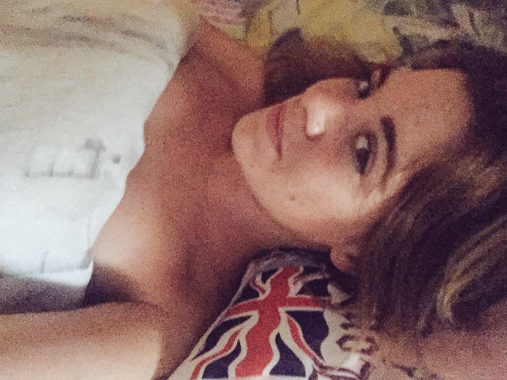 CreammJessi's tweet photo. Buenos dias por la tarde http://t.co/V0n2FizTZz