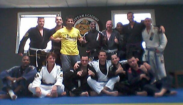 BittanAcademy's tweet photo. #parienteacademy #idopariente thank you brother #bjjfamily #bjj #JJBA #bittanacademy #bientotvous http://t.co/Jf8FW1stdv