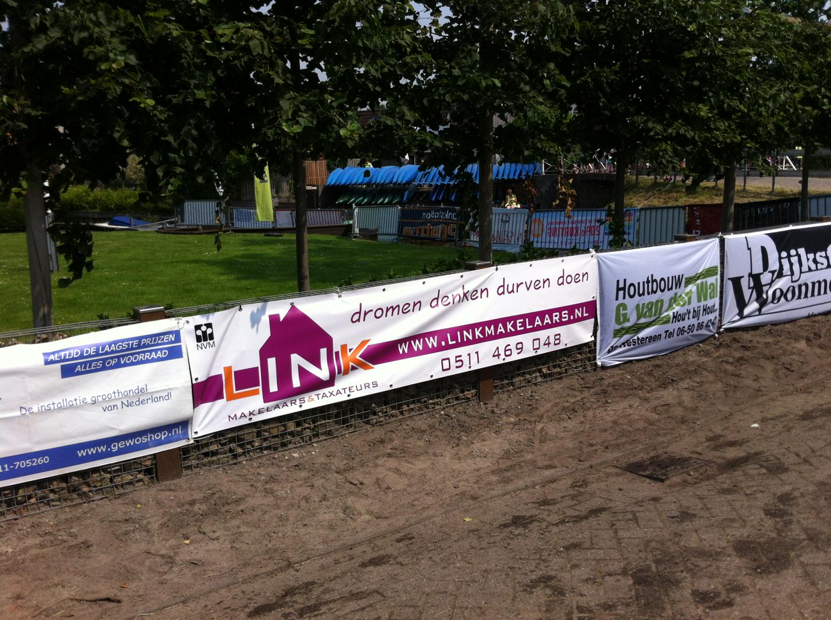 Petje af voor alle deelnemers en vrijwilligers Lodenhelrun Feanwaldsterwal! Toppers allemaal!