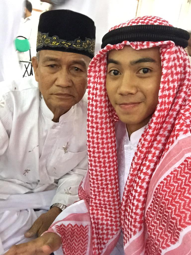 Alhmdulillh yaallah
With father😀 mkasih ya semua, ditunggu kehadiran kalian semua teman ku #2rlovers #kidholics
Amin😊