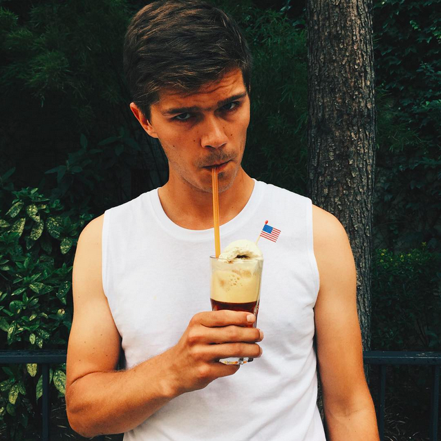 "Belleville Float" jusqu'à 18h au 10 rue Pradier ! #4ofjuly 

instagram.com/p/4rbP1EpbNH/
