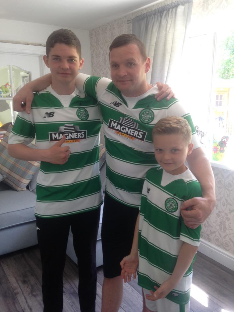WorkMansGlue's tweet photo. @celticfc Celtic Family 💚 http://t.co/eur12w953V