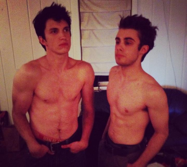 Nat Zang tweet media