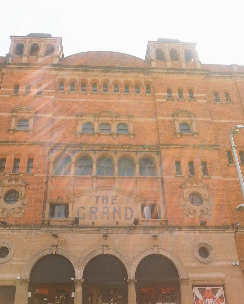 Genteventos's tweet photo. Cuenta atrás para ver en directo aquí al gran @LeoHarlem y su #TrendingTronching @carnavalcomedia @Genteventos http://t.co/pFzM5kAueJ